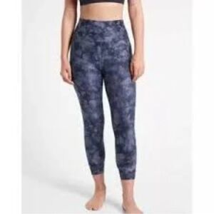 Athleta Salutation Tie Dye Printed 7/8 Tight in Navy